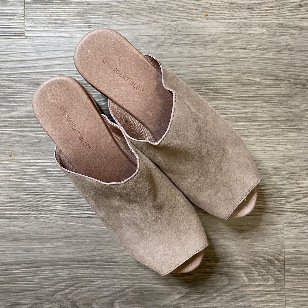 Chocolat Blu Size 9 SHOE
