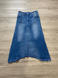 Load image into Gallery viewer, NO LABEL Size SMALL SKIRT
