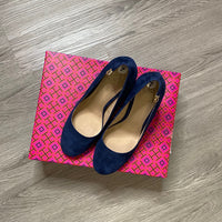 Load image into Gallery viewer, Tory Burch Size 7 BOUTIQUE
