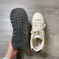Load image into Gallery viewer, REEBOK Size 7 1/2 SHOE

