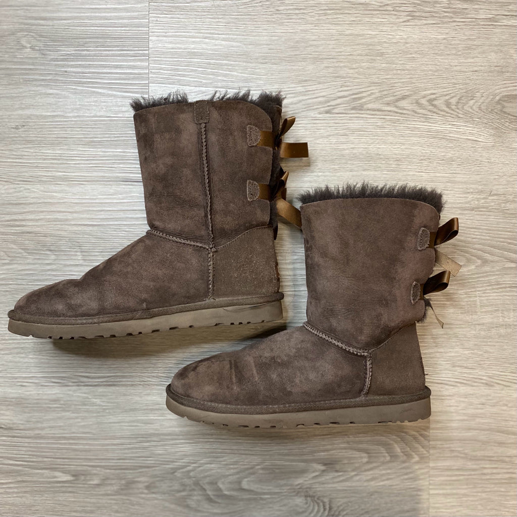 UGG Size 8 BOUTIQUE