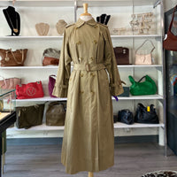 Load image into Gallery viewer, BURBERRY Size 10L DESIGNER
