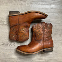 Load image into Gallery viewer, FRYE Size 9 BOUTIQUE
