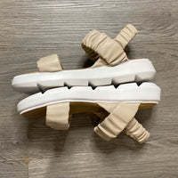 Load image into Gallery viewer, Vaneli Size 9 1/2 SHOE
