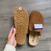 Load image into Gallery viewer, MATISSE Size 7 SHOE
