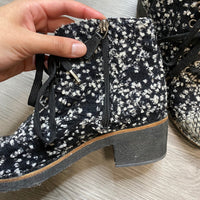 Load image into Gallery viewer, CHANEL Size 9 DESIGNER
