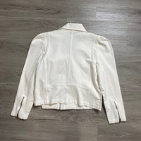 Load image into Gallery viewer, Briton Court Size XL BOUTIQUE
