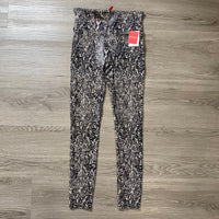 Load image into Gallery viewer, SPANX Size MED PANTS
