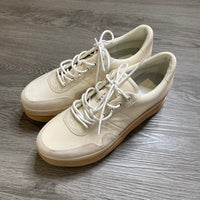 Load image into Gallery viewer, Dolce Vita Size 9 SHOE
