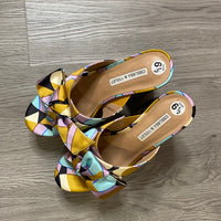 Load image into Gallery viewer, Chelsea &amp; Violet Size 6 1/2 SHOE
