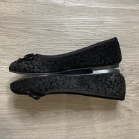 Load image into Gallery viewer, French Sole Size 7 BOUTIQUE
