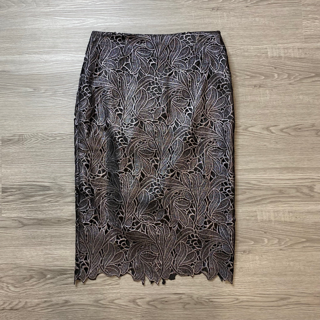 White House Black Market Size 4 SKIRT