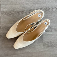 Load image into Gallery viewer, CIRCUS Size 9 SHOE
