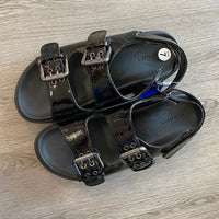 Load image into Gallery viewer, OLD NAVY Size 7 SHOE
