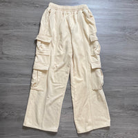 Load image into Gallery viewer, Oli &amp; Hali Size LARGE ATHLETIC WEAR
