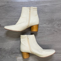 Load image into Gallery viewer, BERNARDO Size 9 1/2 BOUTIQUE
