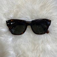 Load image into Gallery viewer, RAY BAN BOUTIQUE
