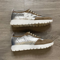 Load image into Gallery viewer, WONDERS Size 9 1/2 BOUTIQUE

