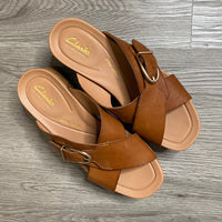 Load image into Gallery viewer, CLARKS Size 6 SHOE
