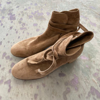 Load image into Gallery viewer, Gianvito Rossi Size 10 1/2 DESIGNER
