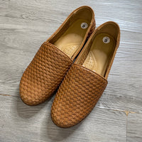 Load image into Gallery viewer, NISOLO Size 9 BOUTIQUE
