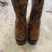 Load image into Gallery viewer, ARIAT Size 8 1/2 BOUTIQUE
