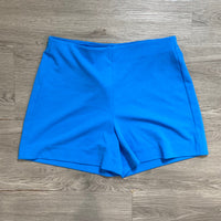 Load image into Gallery viewer, White House Black Market Size 10 SHORTS
