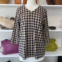 Load image into Gallery viewer, LULU B Size XL TOPS
