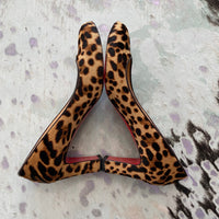 Load image into Gallery viewer, Christian Louboutin Size 8 DESIGNER
