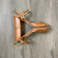 Load image into Gallery viewer, STUART WEITZMAN Size 10 BOUTIQUE
