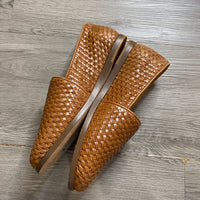 Load image into Gallery viewer, NISOLO Size 9 BOUTIQUE
