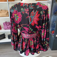 Load image into Gallery viewer, Avara Size LARGE TOPS

