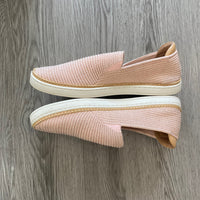 Load image into Gallery viewer, UGG Size 8 1/2 BOUTIQUE
