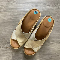 Load image into Gallery viewer, Gentle Souls Size 7 1/2 BOUTIQUE
