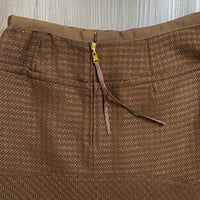 Load image into Gallery viewer, Louis Vuitton Size 4 DESIGNER
