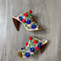 Load image into Gallery viewer, Tory Burch Size 6 BOUTIQUE
