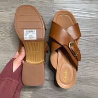 Load image into Gallery viewer, CLARKS Size 6 SHOE

