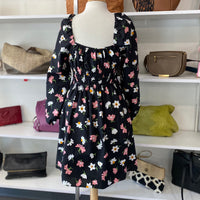 Load image into Gallery viewer, KATE SPADE Size MED BOUTIQUE
