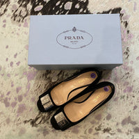 Load image into Gallery viewer, PRADA Size 8 DESIGNER
