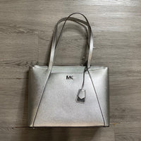 Load image into Gallery viewer, Michael BOUTIQUE
