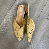 Load image into Gallery viewer, Dolce Vita Size 8 1/2 SHOE
