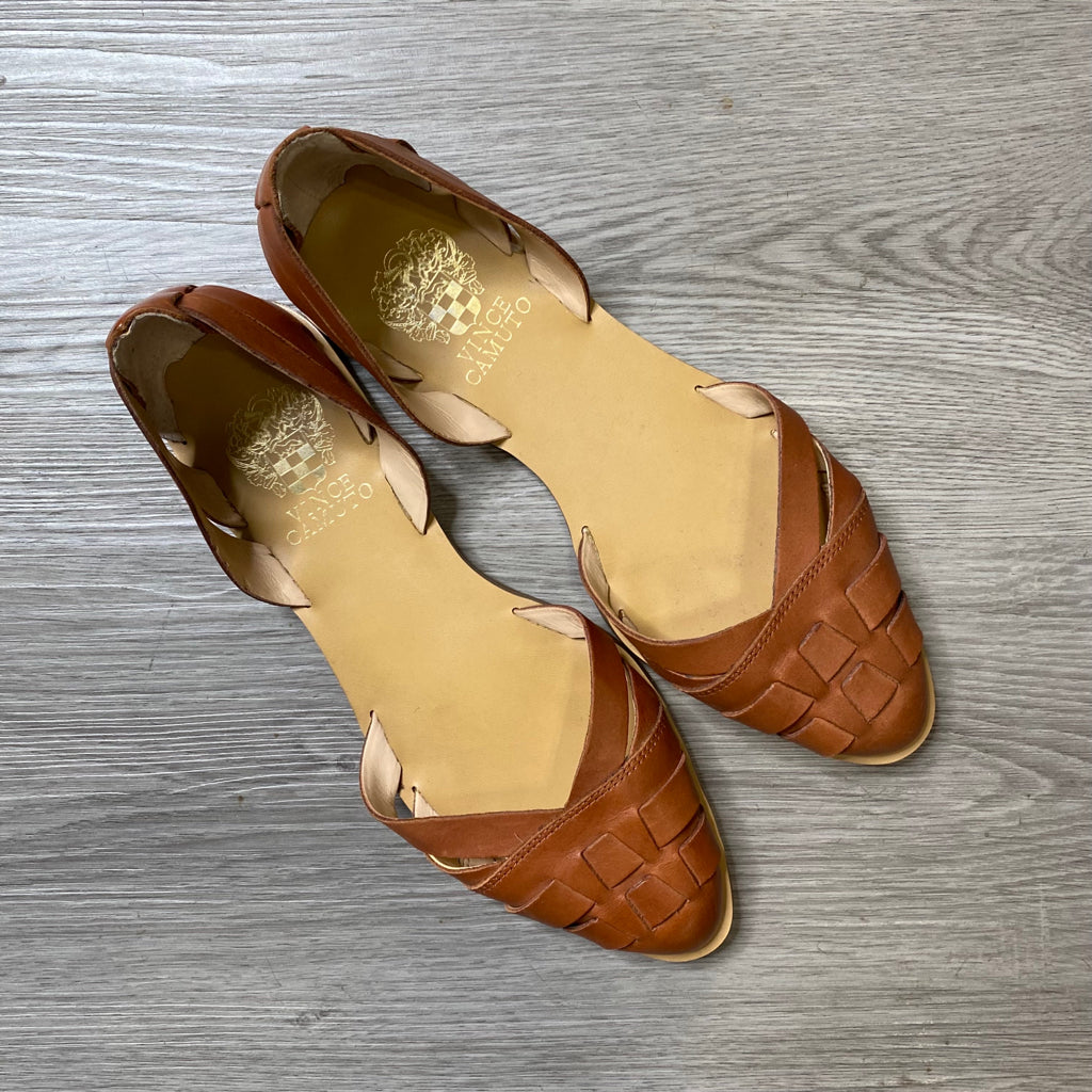VINCE CAMUTO Size 8 SHOE