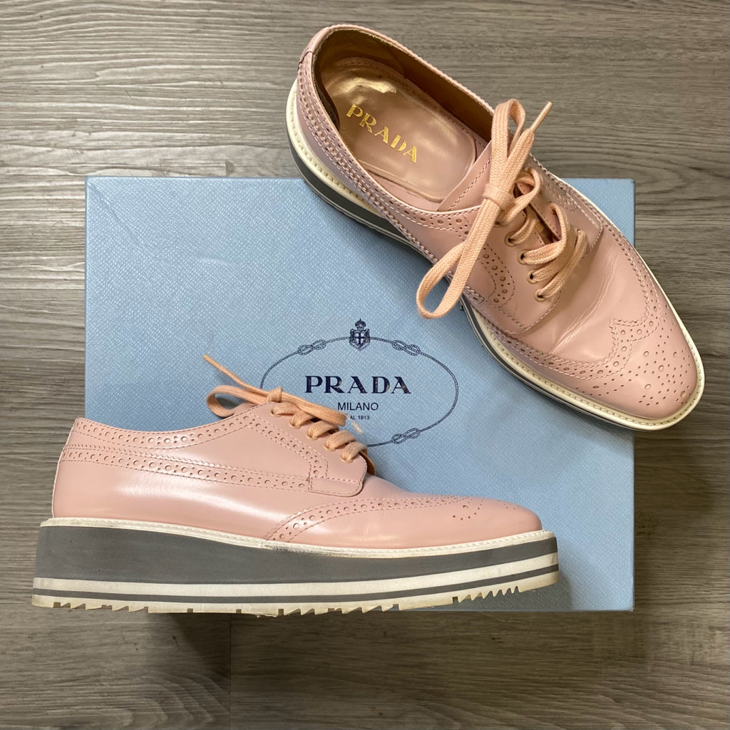 PRADA Size 9 DESIGNER