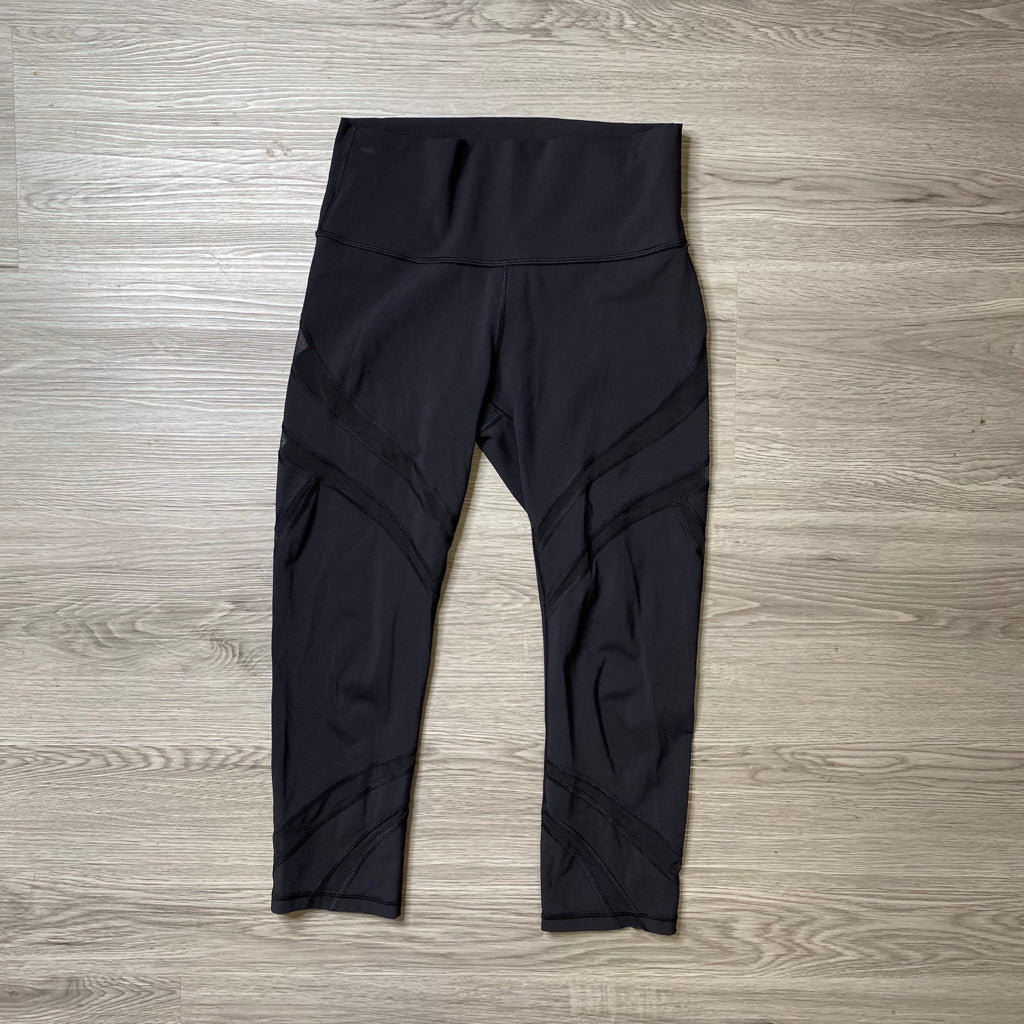 Lululemon Size 8 ATHLETIC WEAR