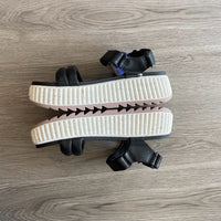 Load image into Gallery viewer, REEF Size 7 SHOE

