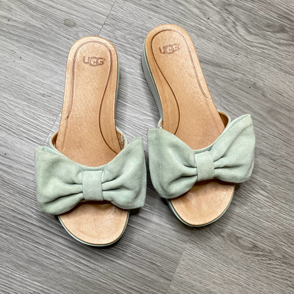 UGG Size 7 1/2 BOUTIQUE