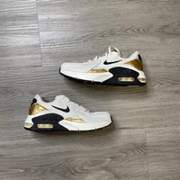 NIKE Size 6 1/2 SHOE