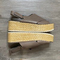 Load image into Gallery viewer, Vince Size 9 1/2 BOUTIQUE
