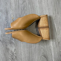 Load image into Gallery viewer, CHICOS Size 7 1/2 SHOE
