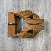 Load image into Gallery viewer, CHICOS Size 7 1/2 SHOE
